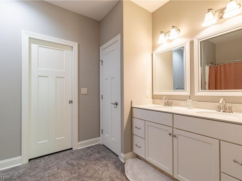 3693 Stratavon Street NW, North Canton, OH 44720 Photo 19