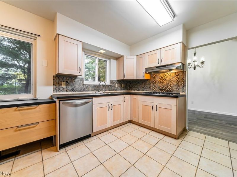 21298 Nottingham Drive , Cleveland, OH 44126 Photo 13