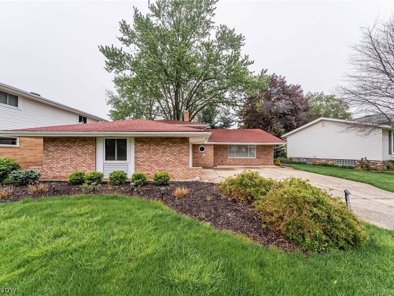 21298 Nottingham Drive , Cleveland, OH 44126 Photo 4