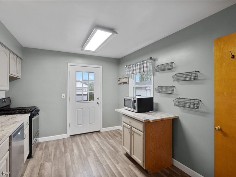 1704 Drenik Drive , Wickliffe, OH 44092 Photo 8