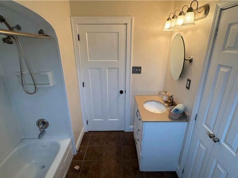 300 Concord Drive, Lorain, OH 44052 Photo 10
