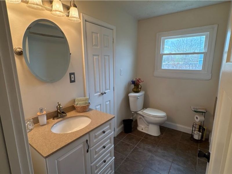 300 Concord Drive, Lorain, OH 44052 Photo 9