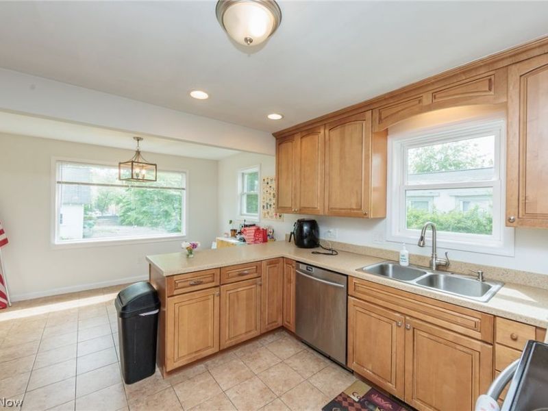 142 E Bridge Street , Berea, OH 44017 Photo 12