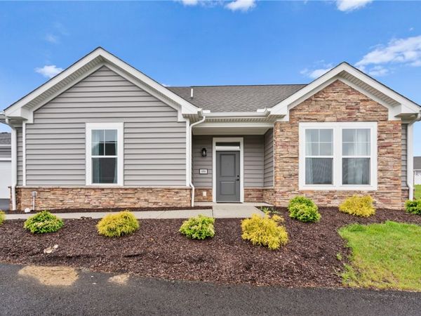 151 Village Ln, Finleyville, PA 15332