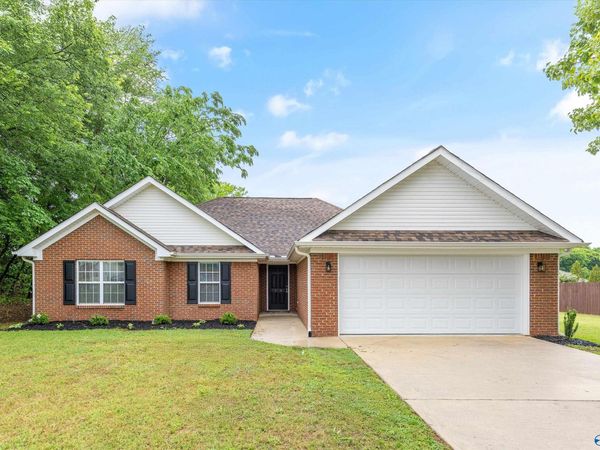 128 Honeycutt Road, Hazel Green, AL 35750