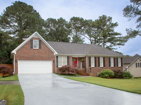 2884 Overwood Lane, Snellville, GA 30078