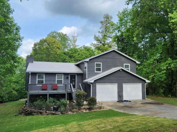 810 Hampton Court, Woodstock, GA 30188
