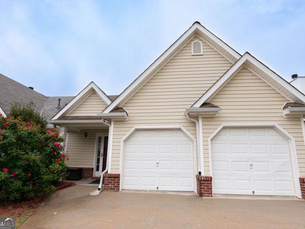 40 Courtyard Lane, Newnan, GA 30265