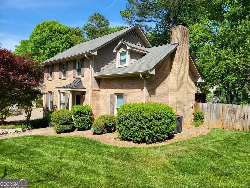 210 Wickerberry Hollow, Roswell, GA 30075 Main Photo