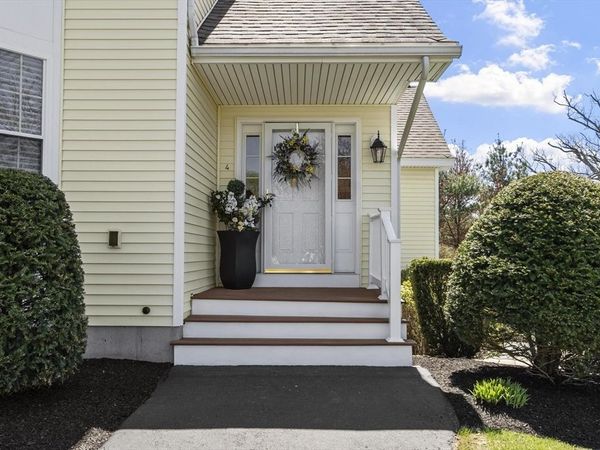4 Meagans Way, Unit 4, Haverhill, MA 01832