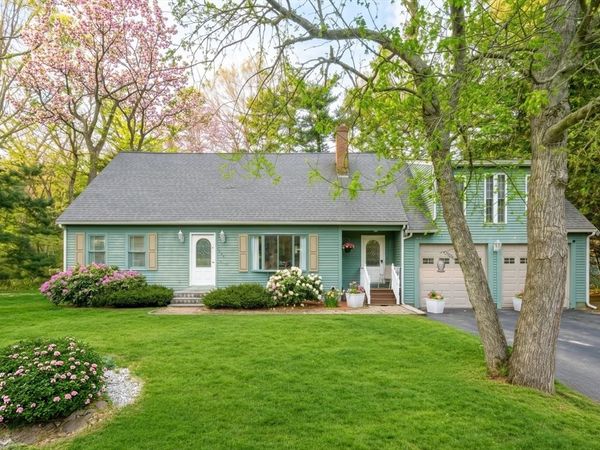 260 Shag Bark Rd, Taunton, MA 02780
