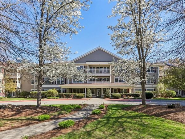 34 Meetinghouse Lane, Unit 207, Stow, MA 01775