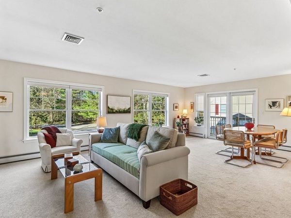 34 Meetinghouse Lane, Unit 207, Stow, MA 01775