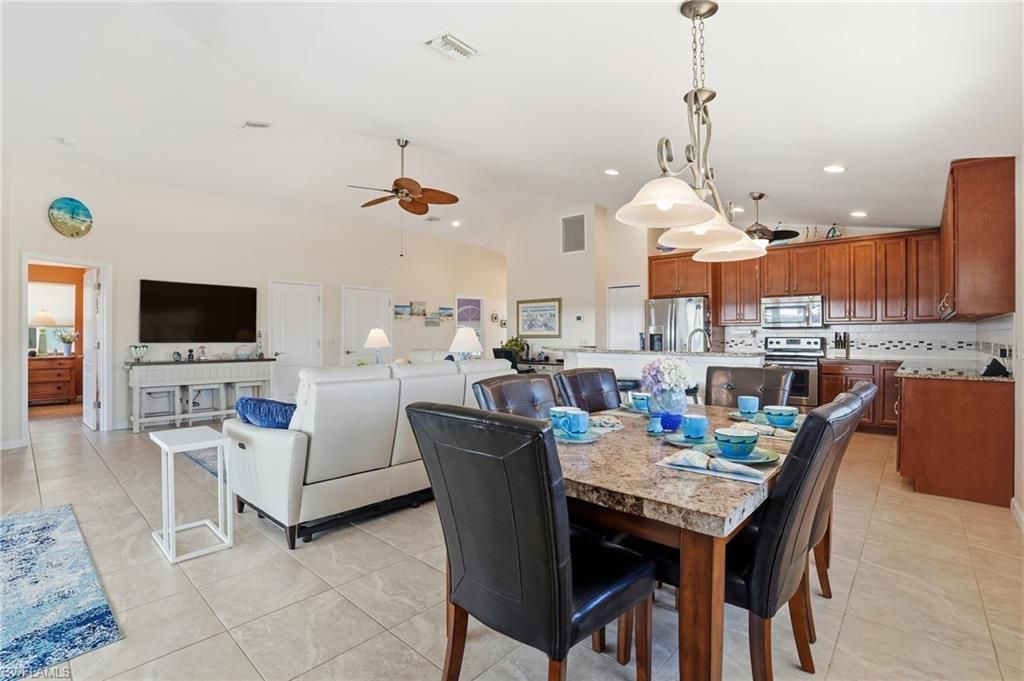 222 Flamingo St , Fort Myers Beach, FL 33931 Photo