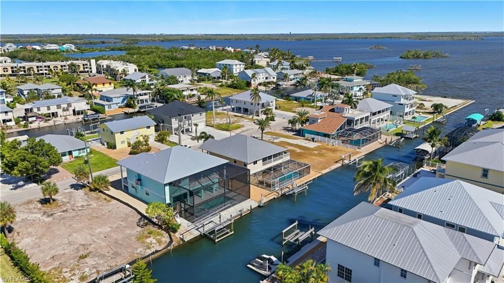 222 Flamingo St , Fort Myers Beach, FL 33931 Photo