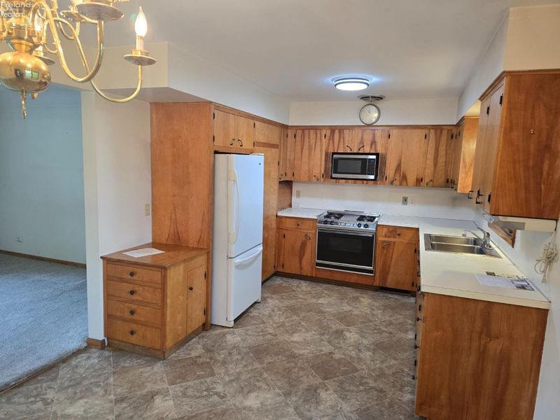 1212 E Perkins Avenue, Sandusky, OH 44870 Photo 10