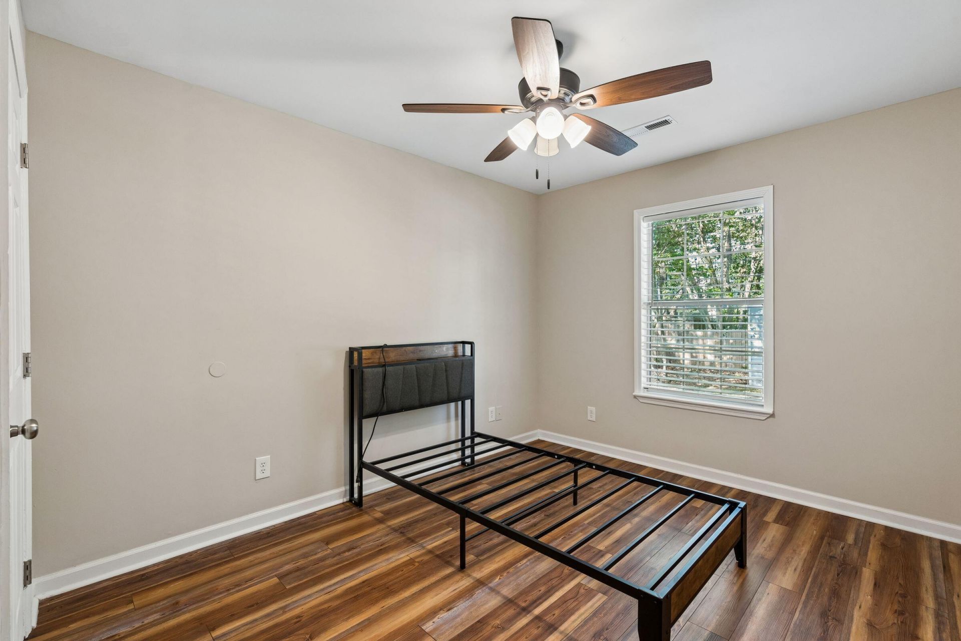 5615 Buskirk Street Photo 27
