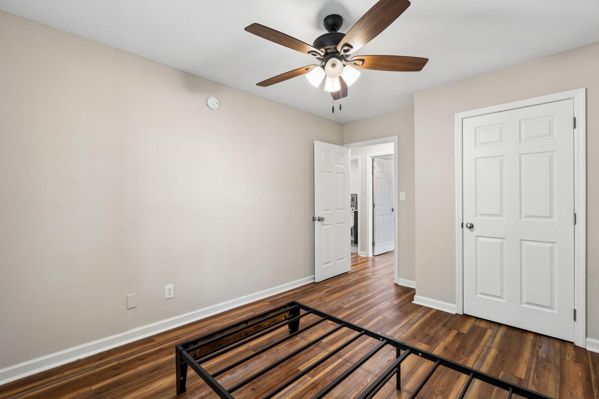 5615 Buskirk Street Photo 29