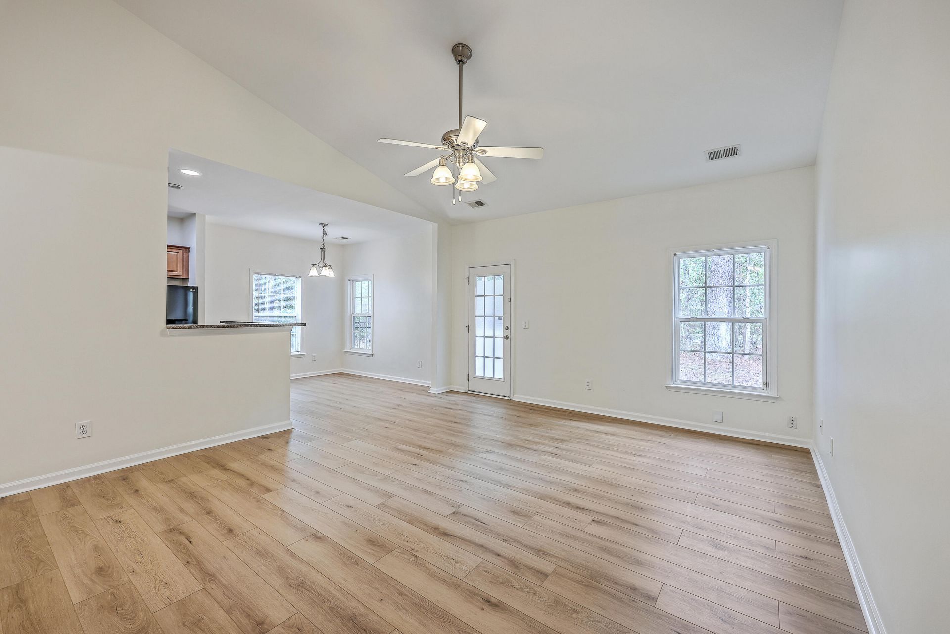 8518 Sentry Circle Photo 6