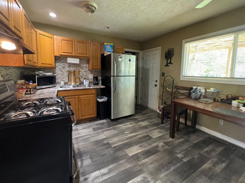 5285 Zimmer Drive, Columbus, OH 43232 Photo 3
