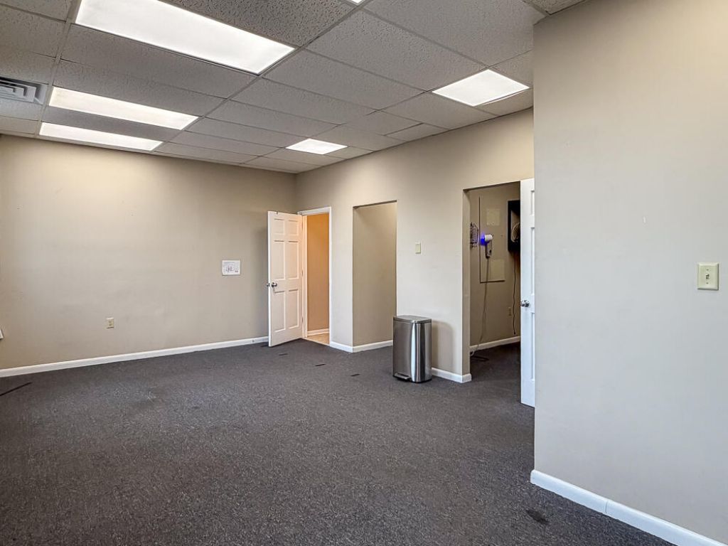 44 Markfield Drive Photo 13