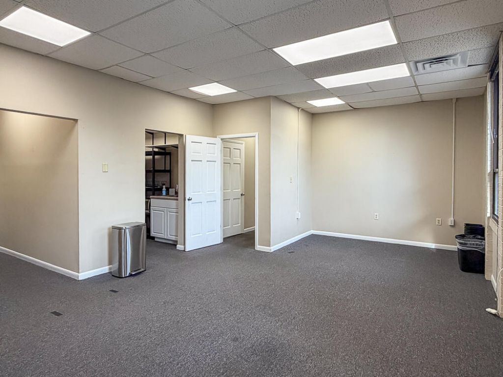 44 Markfield Drive Photo 15