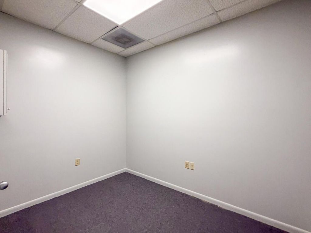44 Markfield Drive  Photo 10