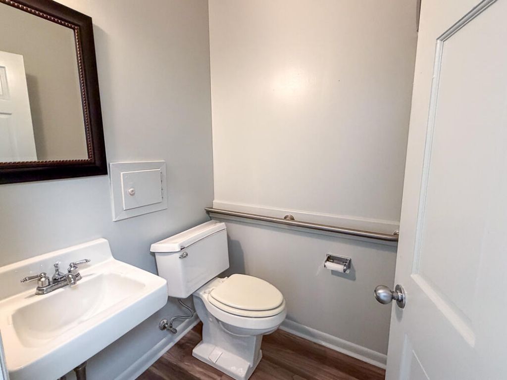 44 Markfield Drive  Photo 13