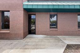 44 Markfield Drive  photo 4