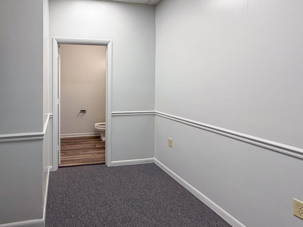 44 Markfield Drive  Photo 21
