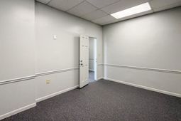 44 Markfield Drive  photo 4