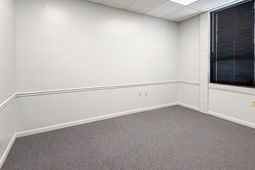 44 Markfield Drive  photo 4