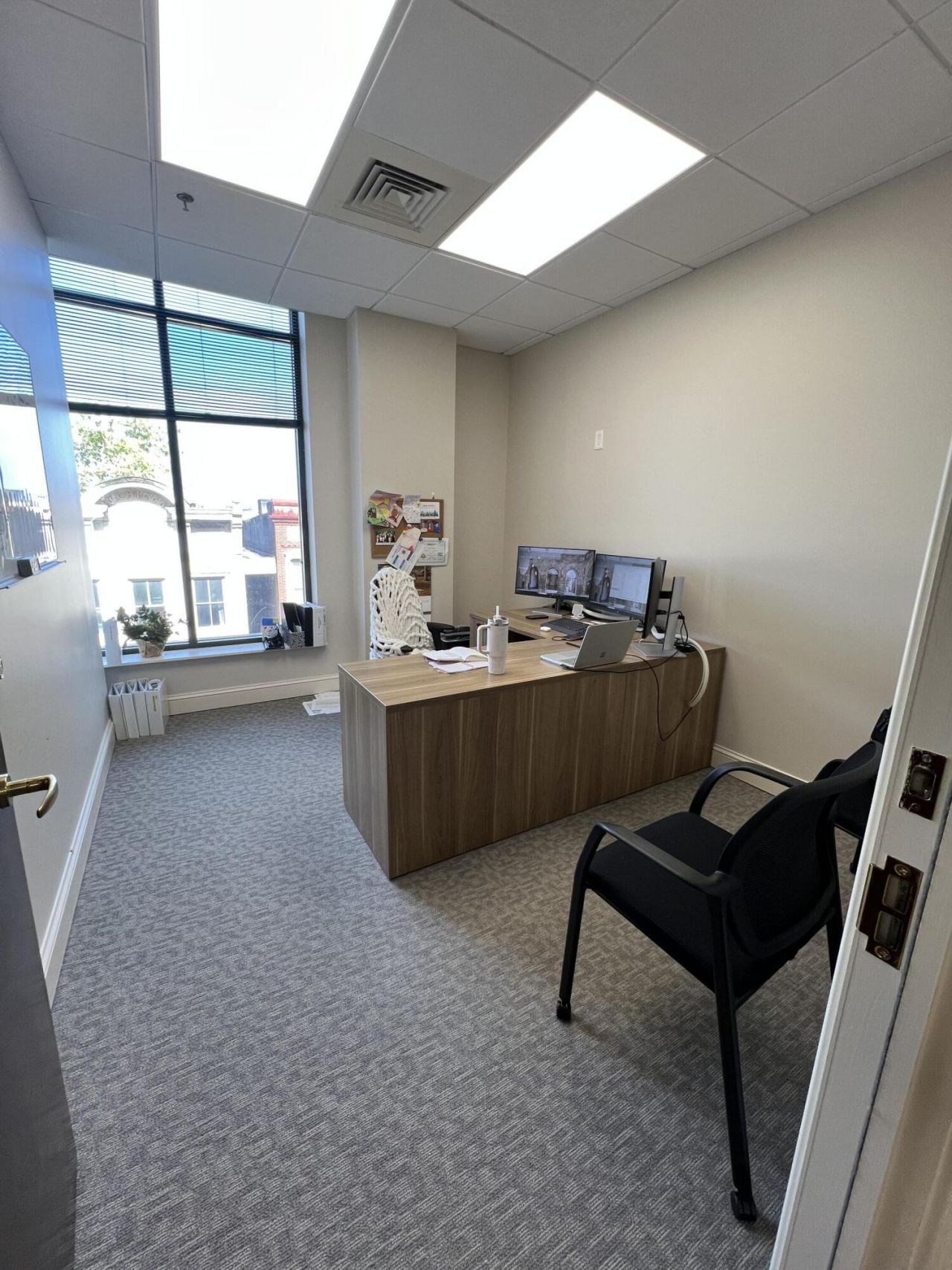211 King Street  Photo 17