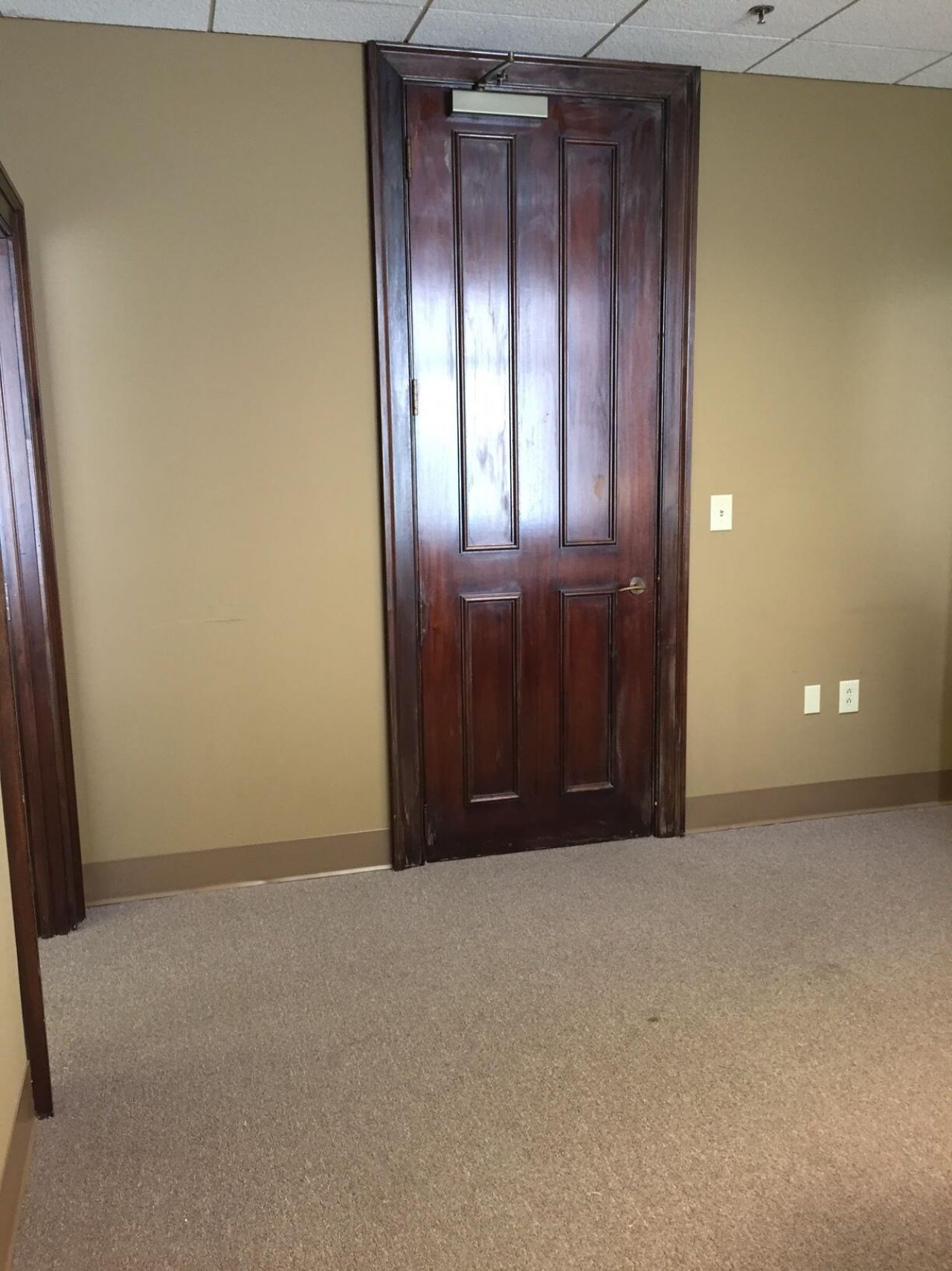 211 King Street  Photo 7
