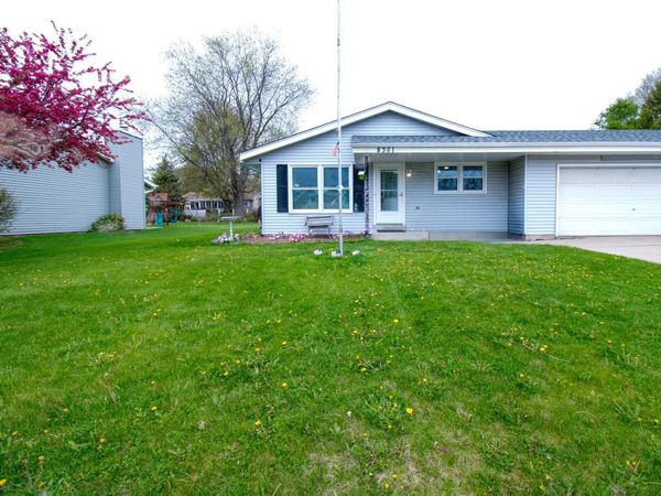 8361 Deer Ridge PASS, Oak Creek, WI 53154