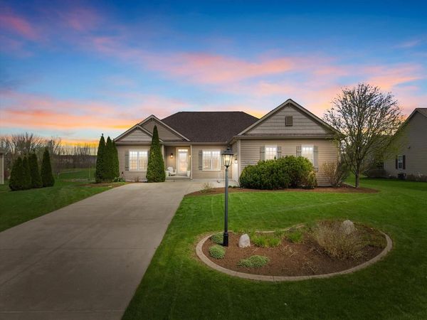 N42W22814 Beacon COURT, Pewaukee, WI 53072