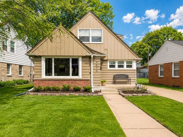 9034 Mt Vernon AVENUE, Milwaukee, WI 53226