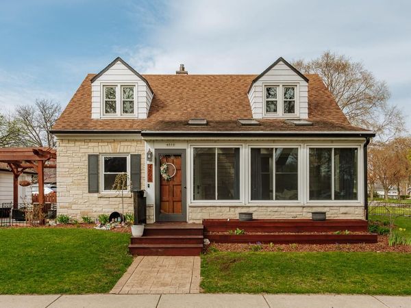 4808 Sunnyside DRIVE, Milwaukee, WI 53208