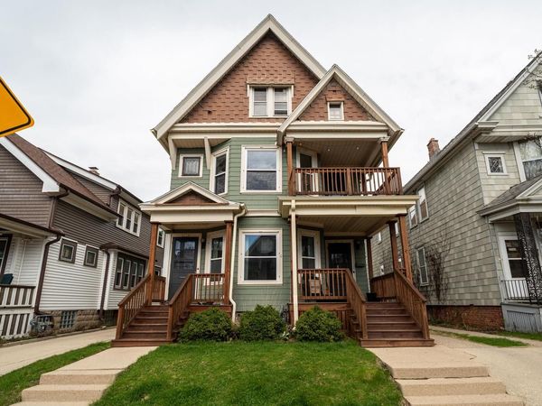 2556 Brisbane AVENUE, Unit 2558, Milwaukee, WI 53207