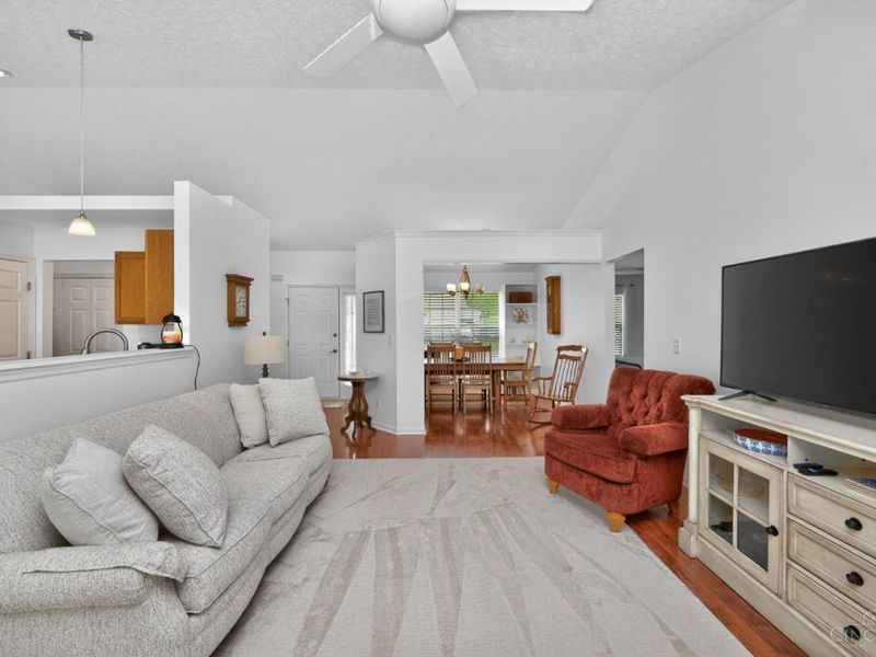 898 Pine Needle Place, Hamilton Twp, OH 45039 Photo 12