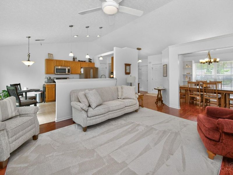 898 Pine Needle Place, Hamilton Twp, OH 45039 Photo 13
