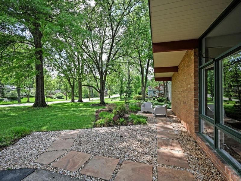 536 Laramie Trail, Wyoming, OH 45215 Photo 5