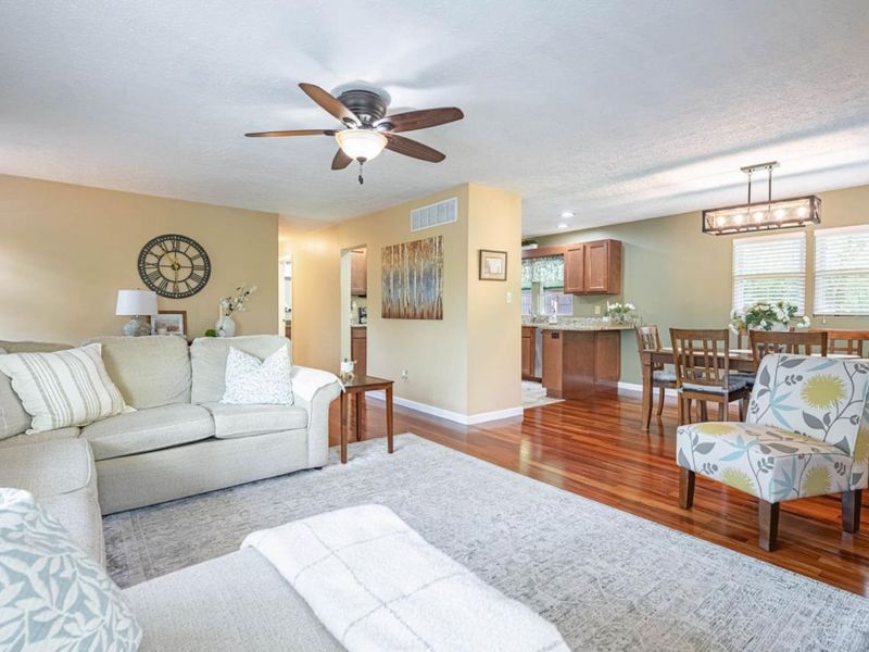 7057 Howard Rd, Franklin Twp, OH 45005 Photo 5