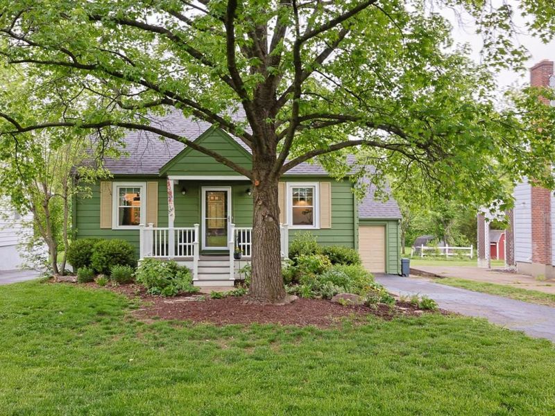 444 W Sharon Road, Springdale, OH 45246 Photo 1