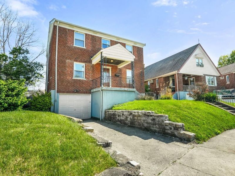 3919 S Clerose Circle, Cincinnati, OH 45205 Photo 2