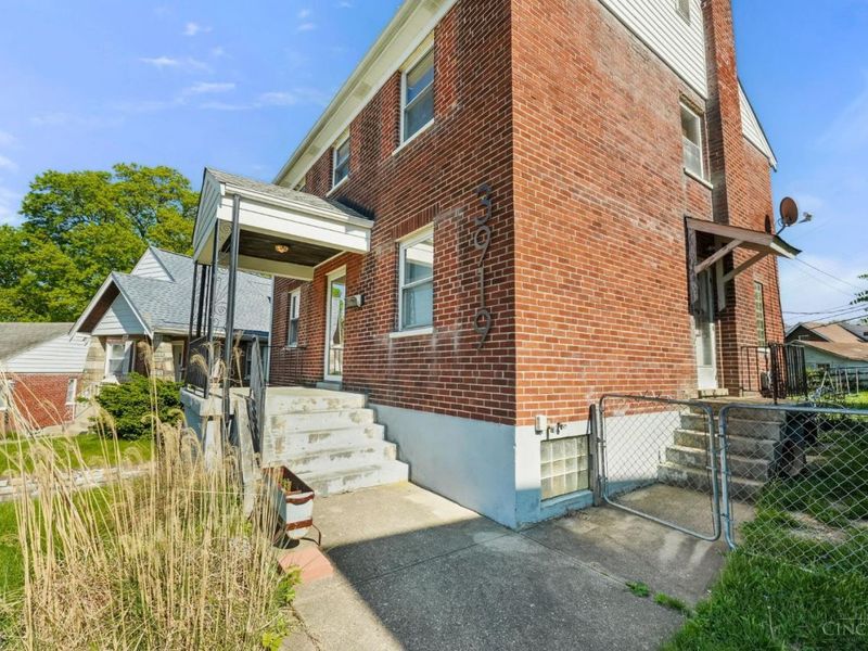 3919 S Clerose Circle, Cincinnati, OH 45205 Photo 3