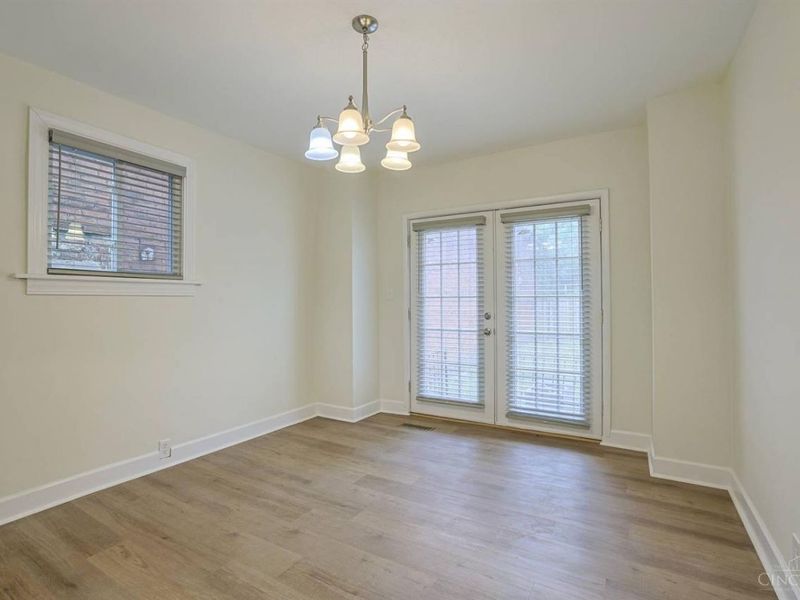 2956 Henshaw Avenue, Cincinnati, OH 45225 Photo 10