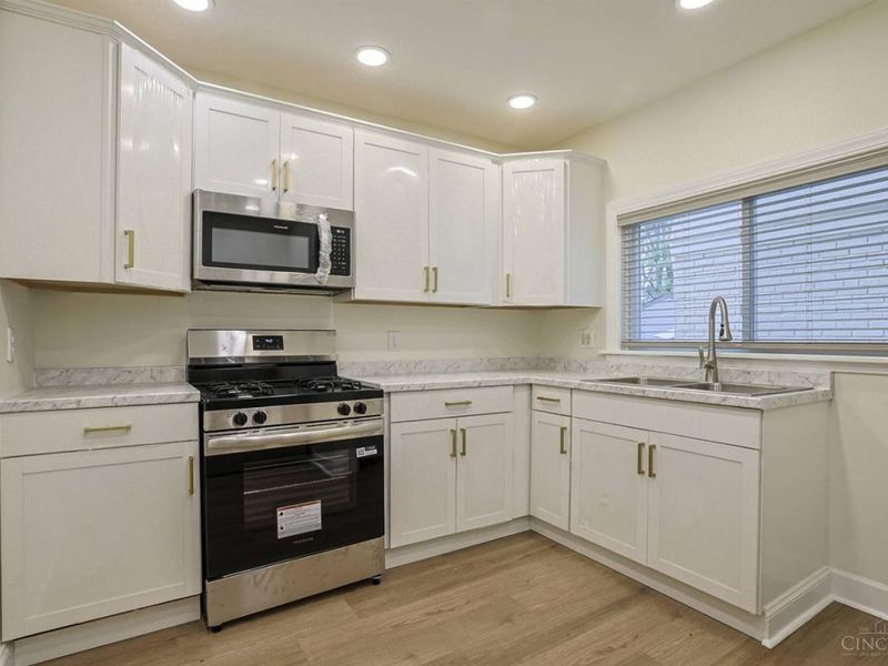 2956 Henshaw Avenue, Cincinnati, OH 45225 Photo 13