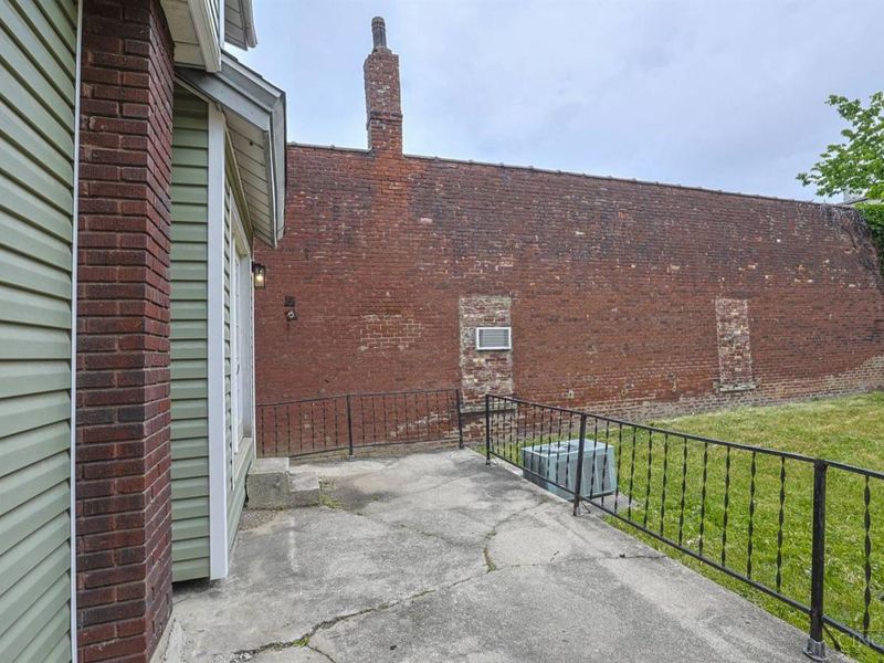 2956 Henshaw Avenue, Cincinnati, OH 45225 Photo 26