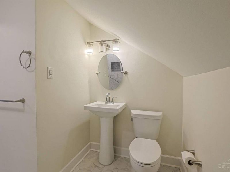2956 Henshaw Avenue, Cincinnati, OH 45225 Photo 30